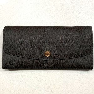 Michael Kors Wallet (w/ small wallet chain purse)